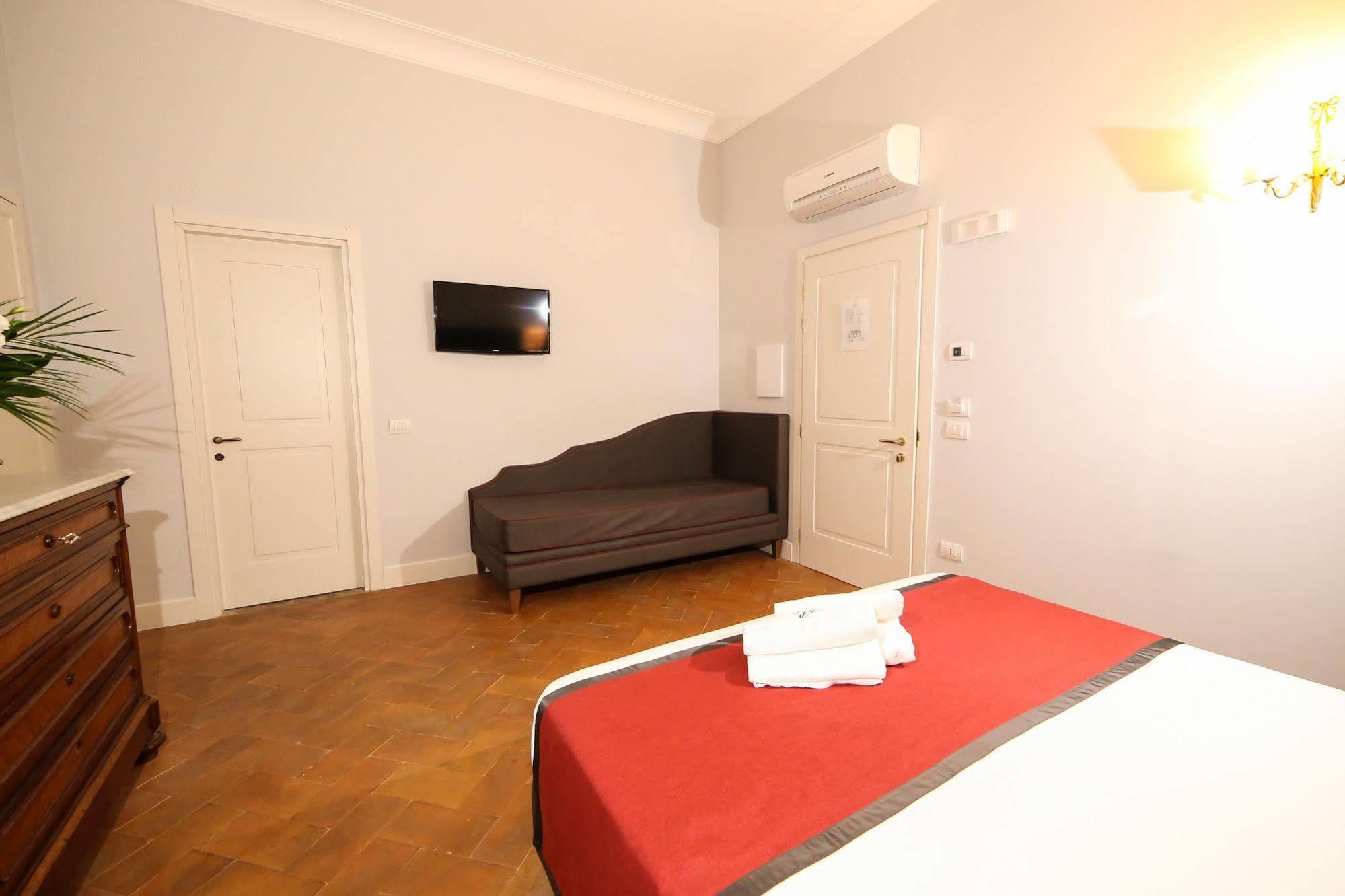 Hotel Palazzo Riario Sforza à Naples Extérieur photo