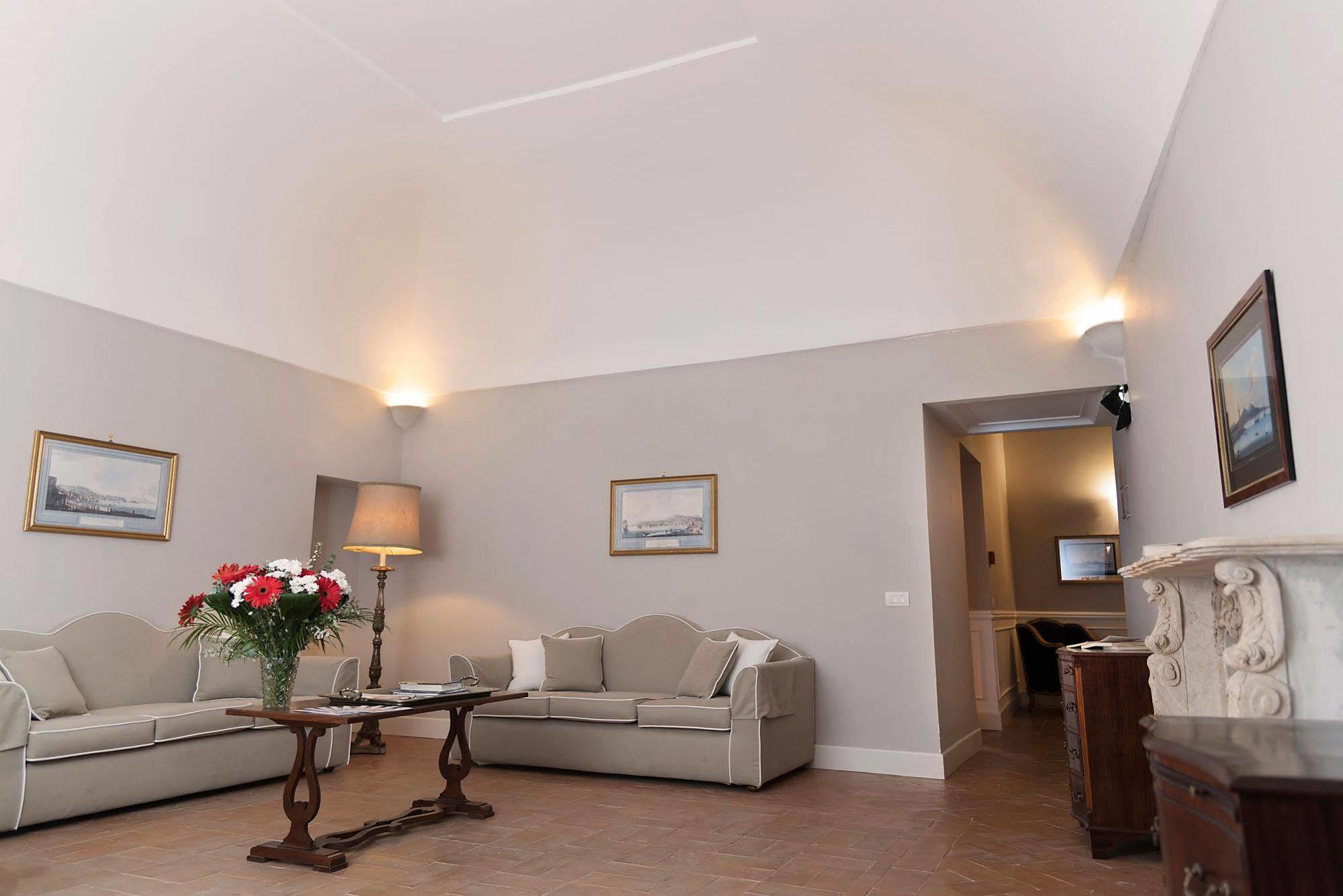 Hotel Palazzo Riario Sforza à Naples Extérieur photo