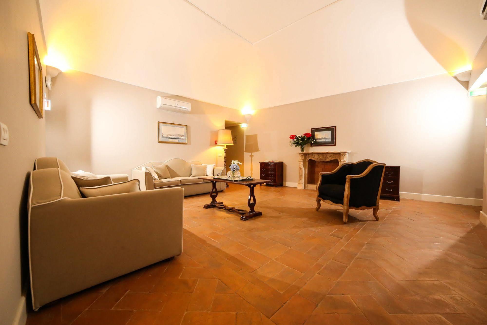 Hotel Palazzo Riario Sforza à Naples Extérieur photo